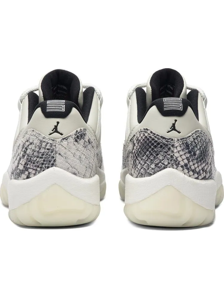 Кроссовки Air Jordan 11 Retro Low Light Bone Snakeskin — изображение 6 из 8, белый