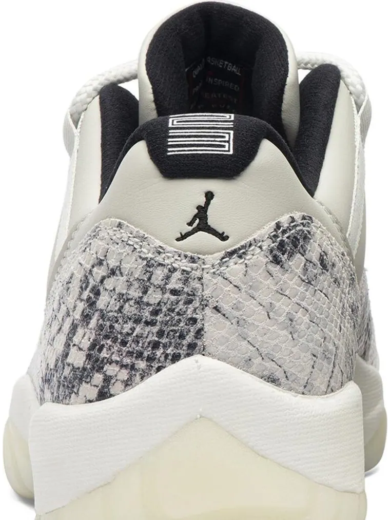 Кроссовки Air Jordan 11 Retro Low Light Bone Snakeskin — изображение 7 из 8, белый