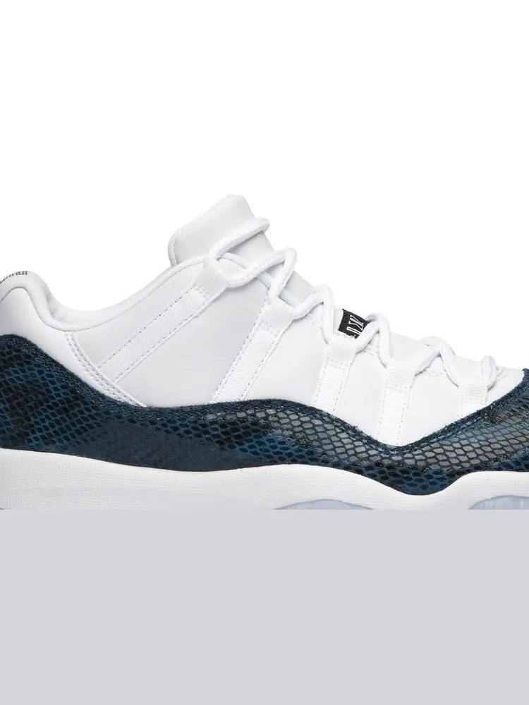 Кроссовки Air Jordan 11 Retro Low Navy Snakeskin 2019 — изображение 2 из 8, белый