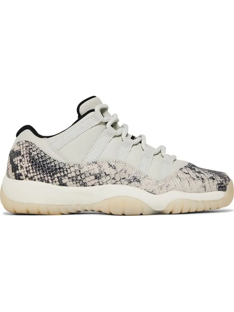 Кроссовки Air Jordan 11 Retro Low GS Light Bone Snakeskin — изображение 1 из 8, серый