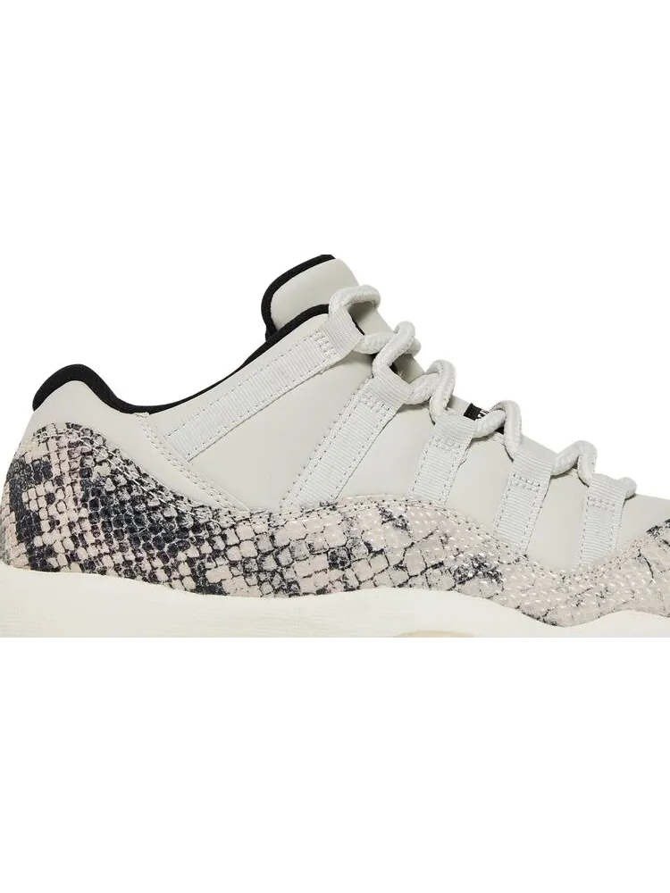 Кроссовки Air Jordan 11 Retro Low GS Light Bone Snakeskin — изображение 2 из 8, серый
