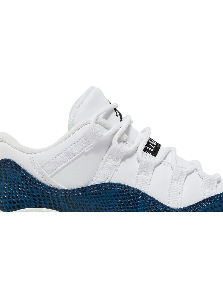 Кроссовки Air Jordan 11 Retro Low PS Navy Snakeskin 2019 — изображение 2 из 8, белый