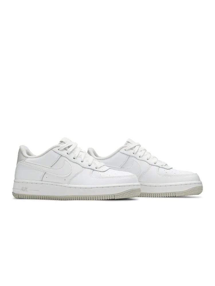 Кроссовки Nike Air Force 1 GS — изображение 8 из 8, белый светлый