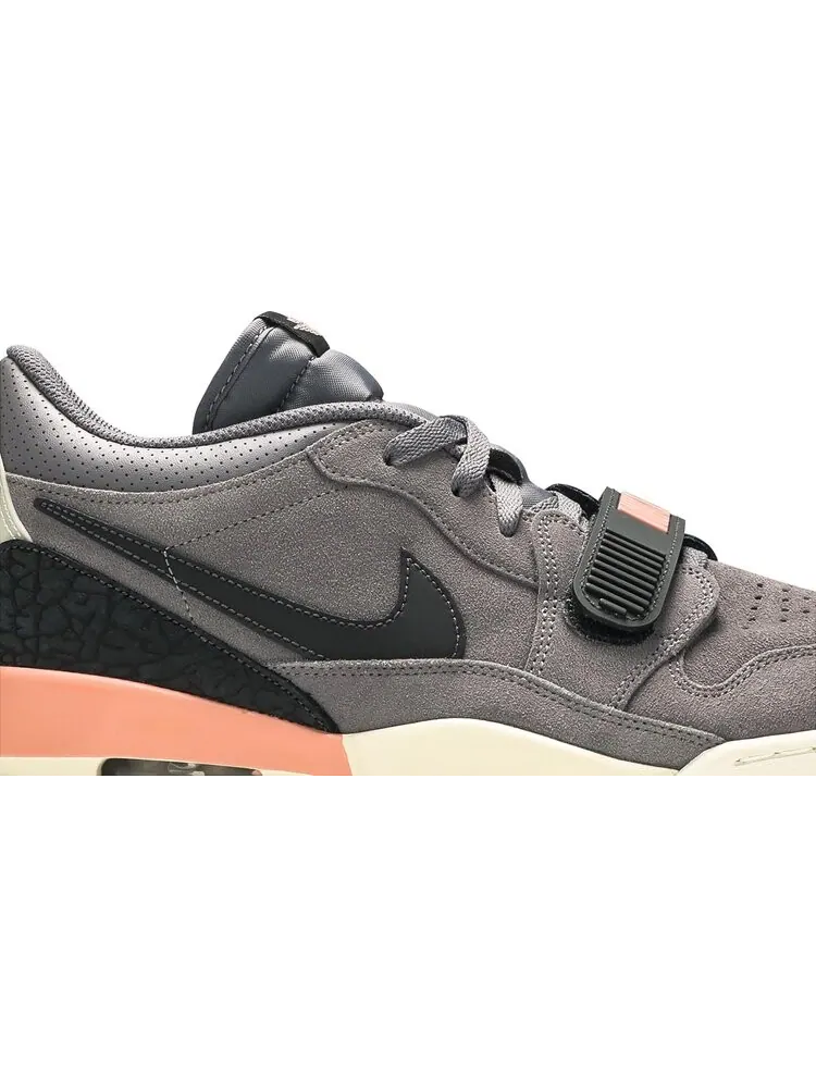 Кроссовки Jordan Legacy 312 Low Gunsmoke — изображение 2 из 8, серый