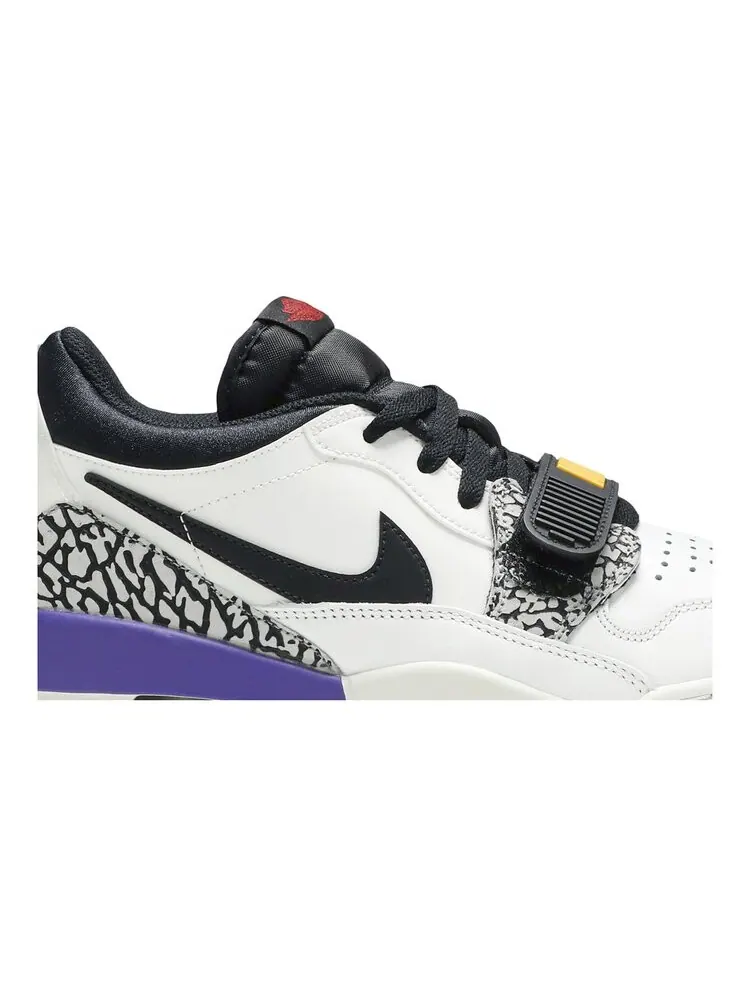 Кроссовки Air Jordan Jordan Legacy 312 Low 'Lakers' — изображение 2 из 4, белый