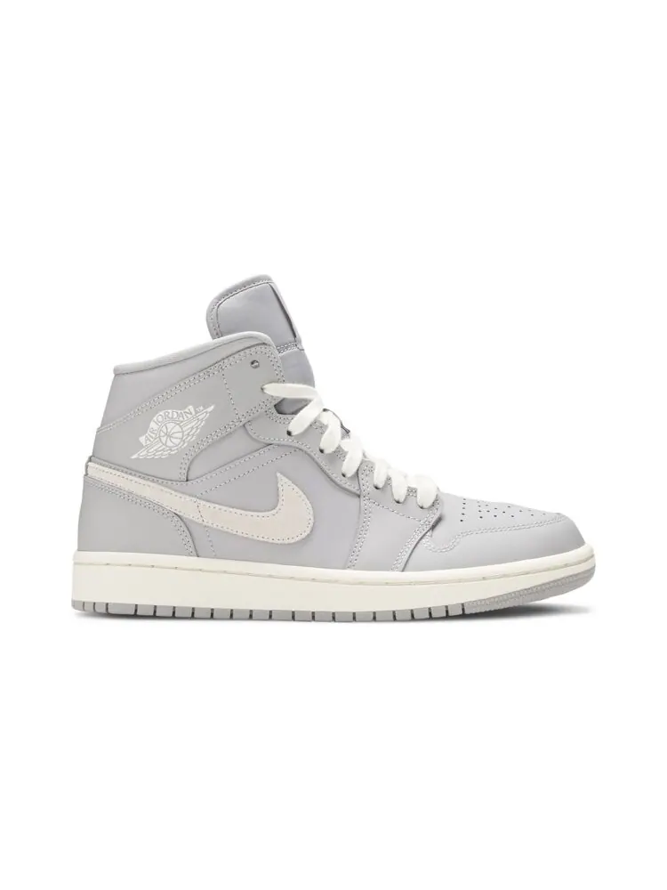 Кроссовки Air Jordan Wmns Air Jordan 1 Mid 'Grey Light Bone' — изображение 1 из 4, серый