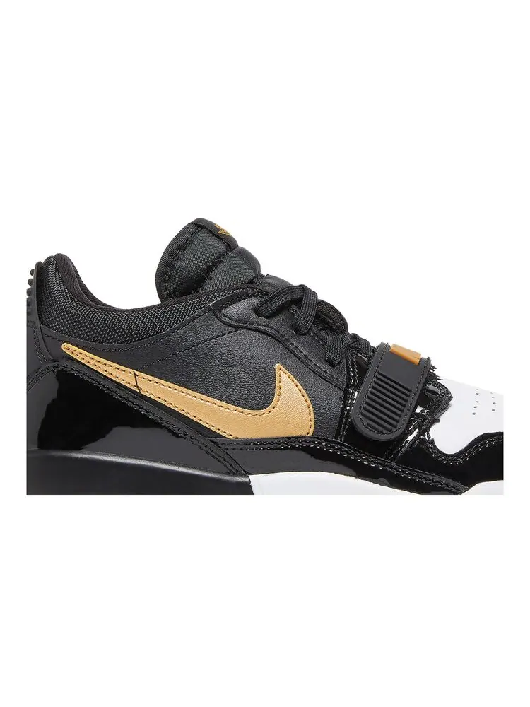 Кроссовки Jordan Legacy 312 Low GS 'Black Metallic Gold' — изображение 2 из 8