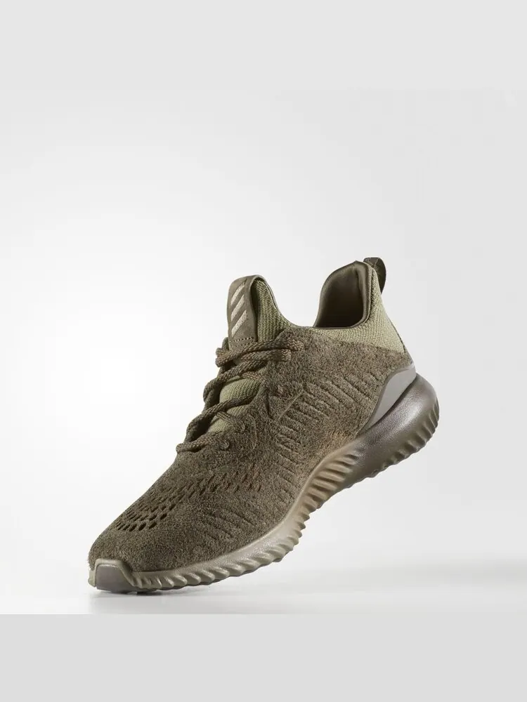 Кроссовки Adidas Alphabounce 'Suede' — изображение 2 из 8, зеленый