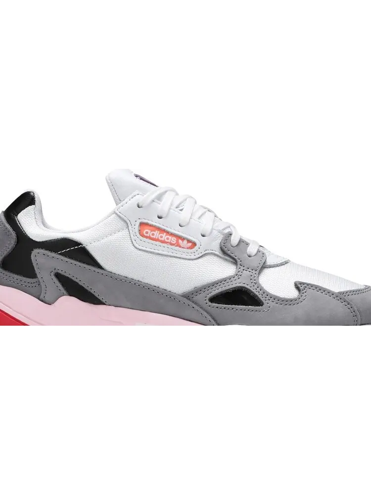 Кроссовки Adidas Wmns Falcon 'White Grey' — изображение 2 из 8, серый