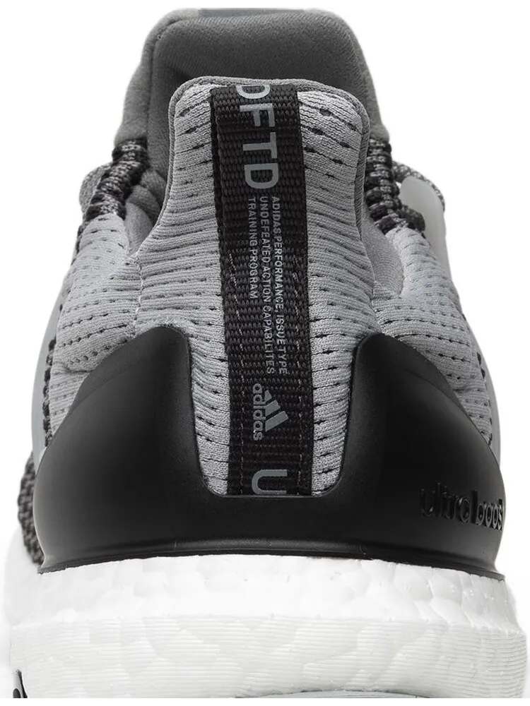Кроссовки Adidas Undefeated x UltraBoost 'Shift Grey' — изображение 7 из 8, серый