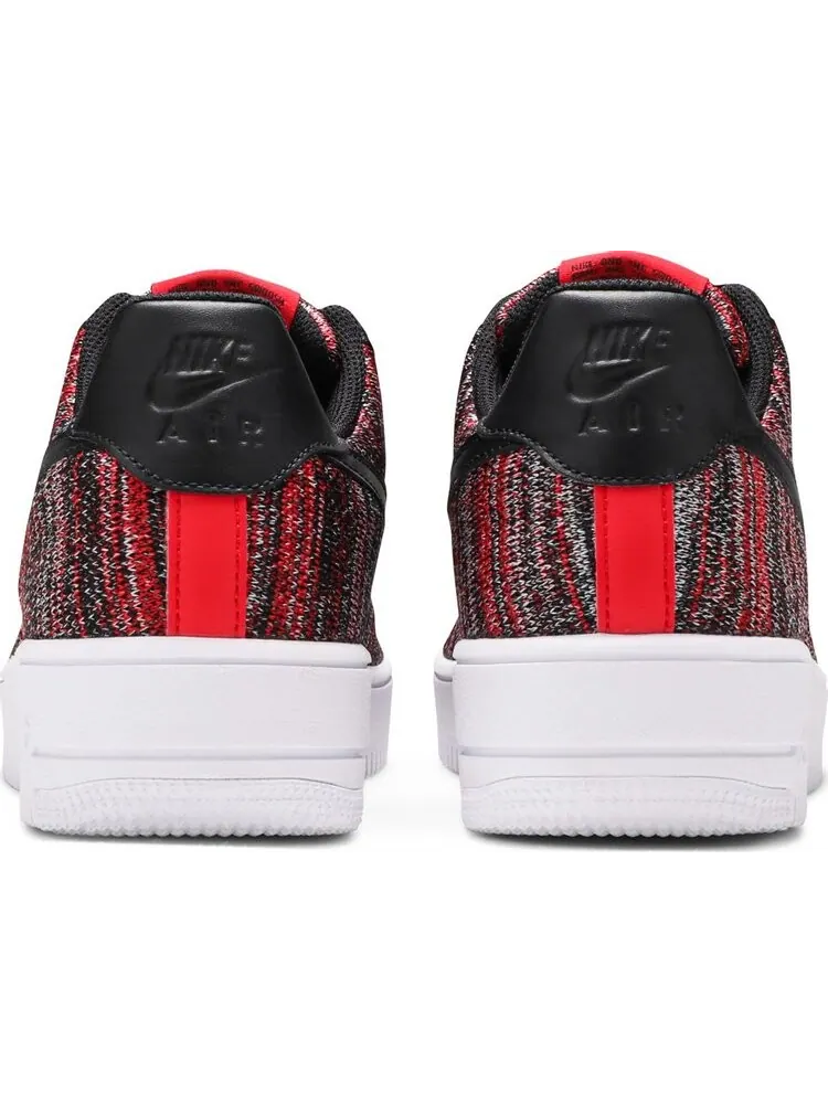 Кроссовки Nike Air Force 1 Flyknit 2.0 'University Red Black' — изображение 6 из 8, красный