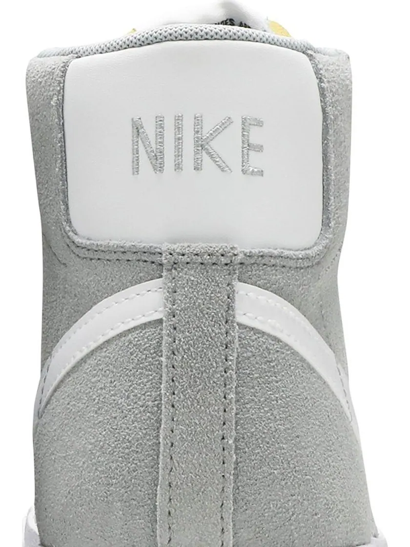 Кроссовки Nike Blazer Mid '77 Suede 'Light Smoke Grey' — изображение 7 из 8, серый