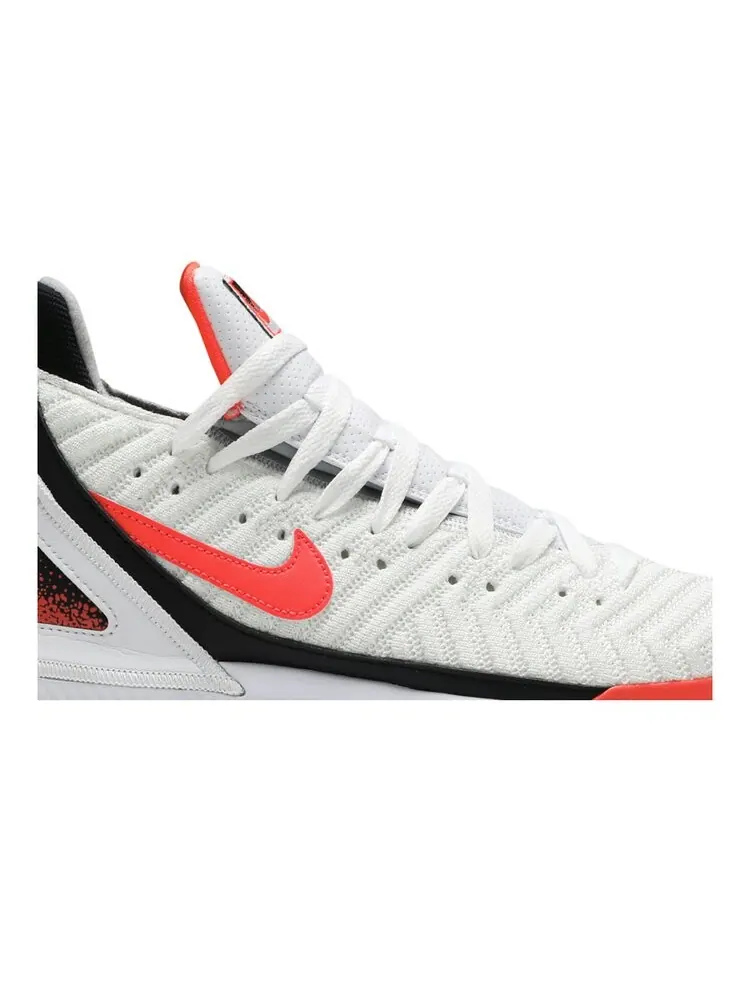 Кроссовки Nike LeBron 16 'Air Tech Challenge Hot Lava White' — изображение 2 из 4, белый
