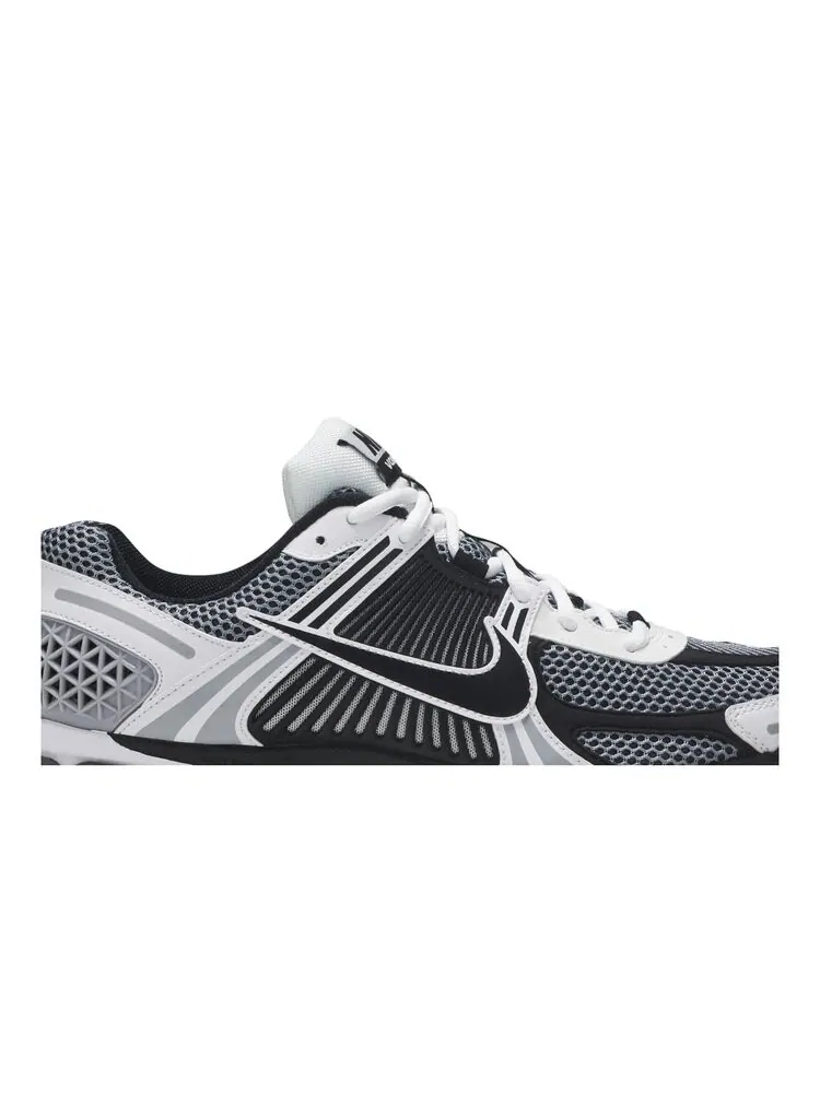 Кроссовки Nike Air Zoom Vomero 5 SE SP 'Dark Grey' — изображение 2 из 4, серый