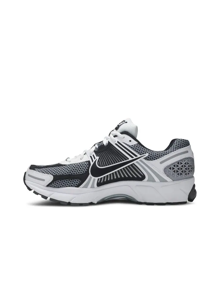 Кроссовки Nike Air Zoom Vomero 5 SE SP 'Dark Grey' — изображение 3 из 4, серый