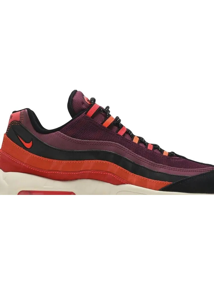 Кроссовки Nike Air Max 95 Winterized 'Villain Red' — изображение 2 из 8, красный