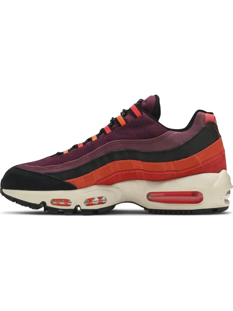 Кроссовки Nike Air Max 95 Winterized 'Villain Red' — изображение 3 из 8, красный