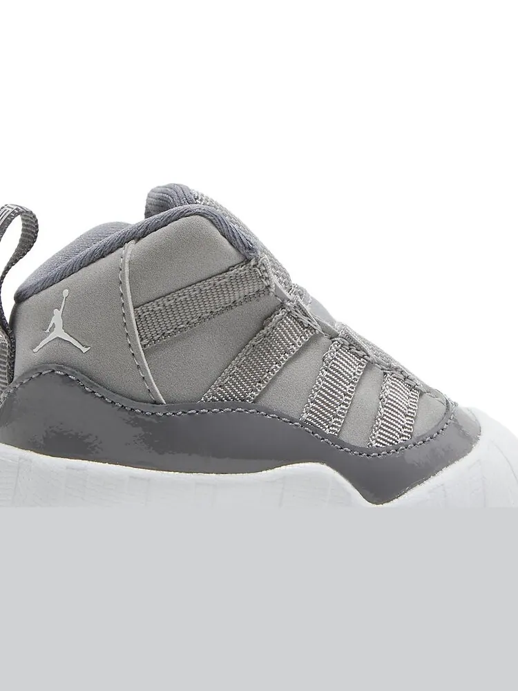 Кроссовки Air Jordan 11 Retro CB Cool Grey 2021 — изображение 2 из 8, серый