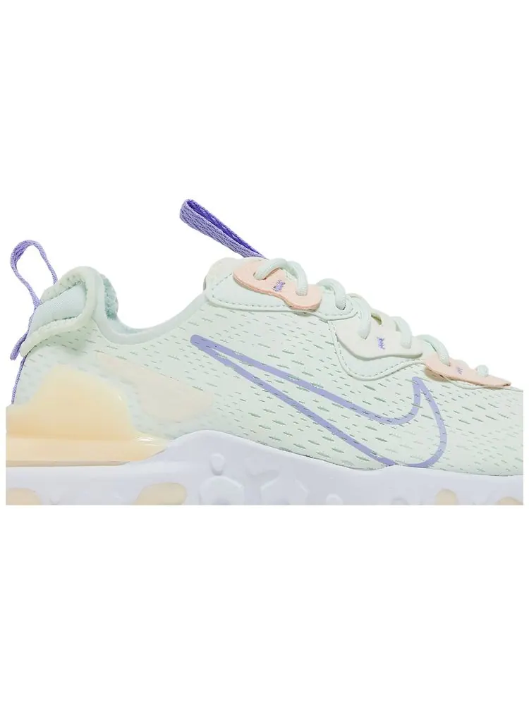 Кроссовки Nike Wmns React Vision 'Barely Green Purple Pulse' — изображение 2 из 8, зеленый