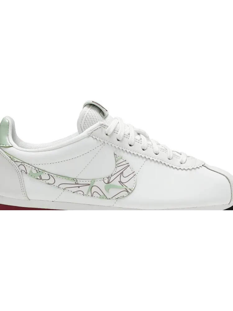 Кроссовки Nike Wmns Classic Cortez SE 'Valentine' — изображение 2 из 8, белый