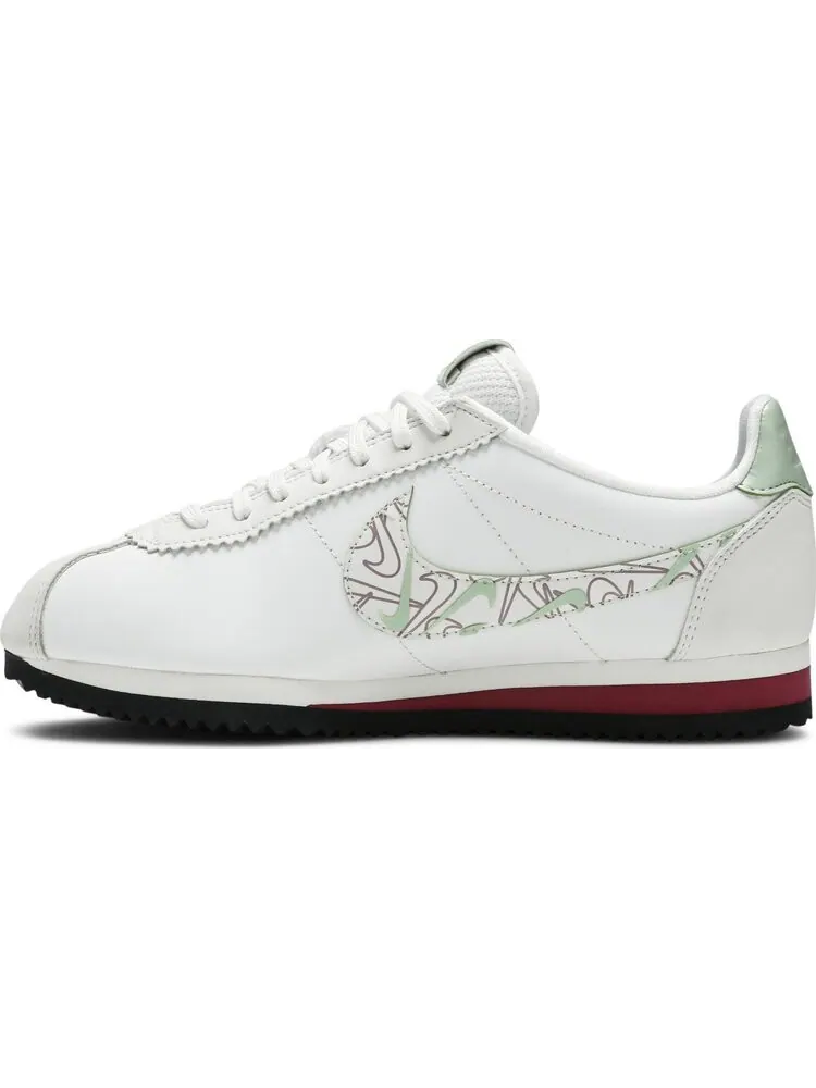 Кроссовки Nike Wmns Classic Cortez SE 'Valentine' — изображение 3 из 8, белый