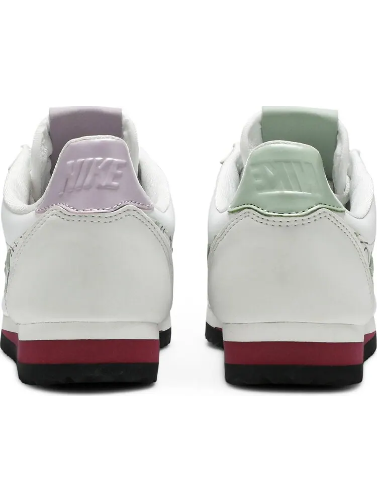 Кроссовки Nike Wmns Classic Cortez SE 'Valentine' — изображение 6 из 8, белый