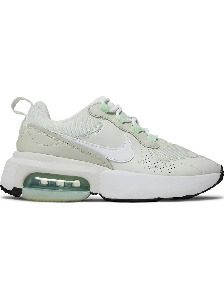 Кроссовки Nike Wmns Air Max Verona 'Spruce Aura' — изображение 1 из 8, белый