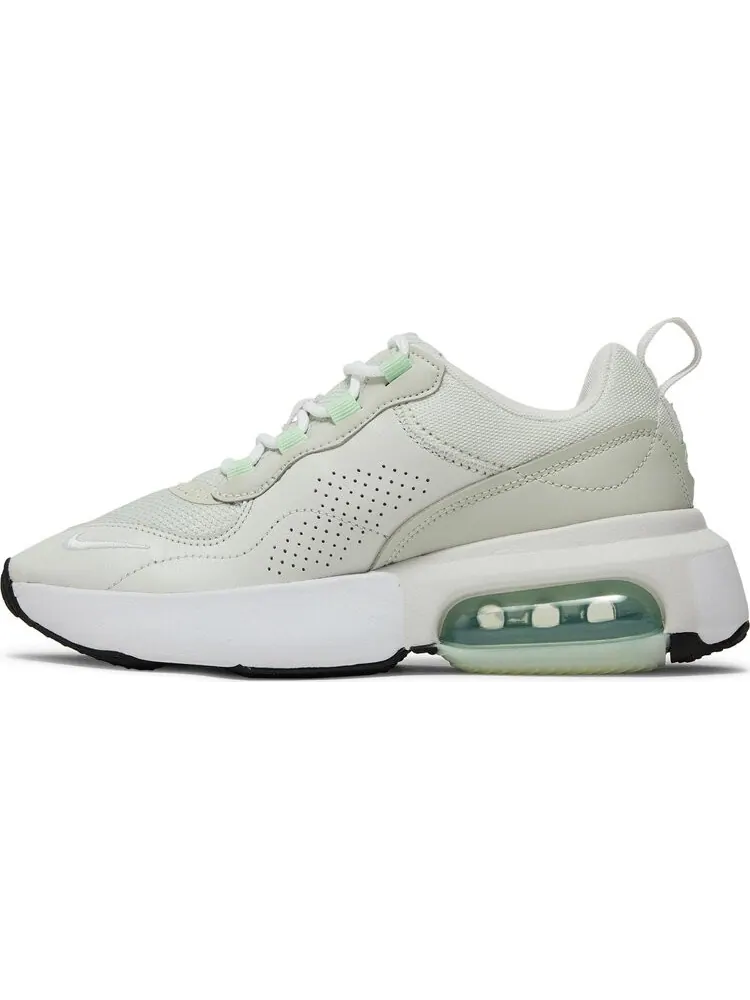 Кроссовки Nike Wmns Air Max Verona 'Spruce Aura' — изображение 3 из 8, белый