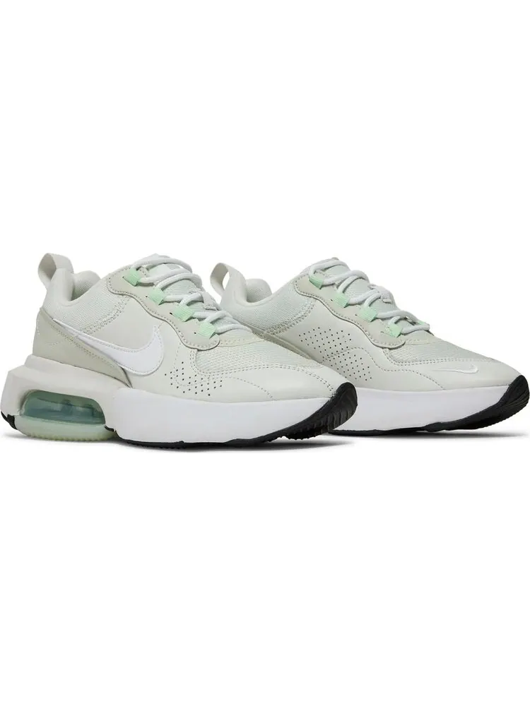 Кроссовки Nike Wmns Air Max Verona 'Spruce Aura' — изображение 8 из 8, белый