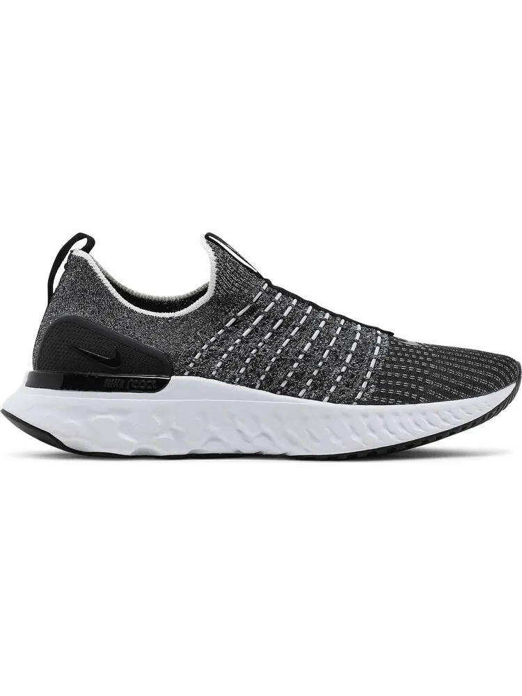 Кроссовки Nike Wmns React Phantom Run Flyknit 2 'Oreo' — изображение 1 из 8, черный