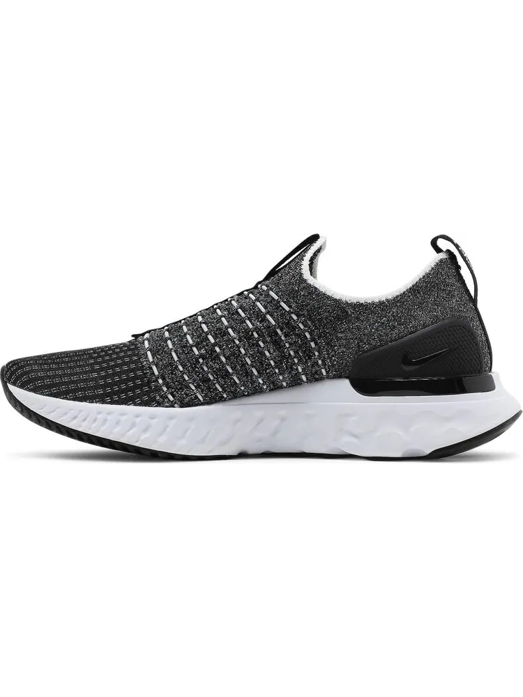 Кроссовки Nike Wmns React Phantom Run Flyknit 2 'Oreo' — изображение 3 из 8, черный