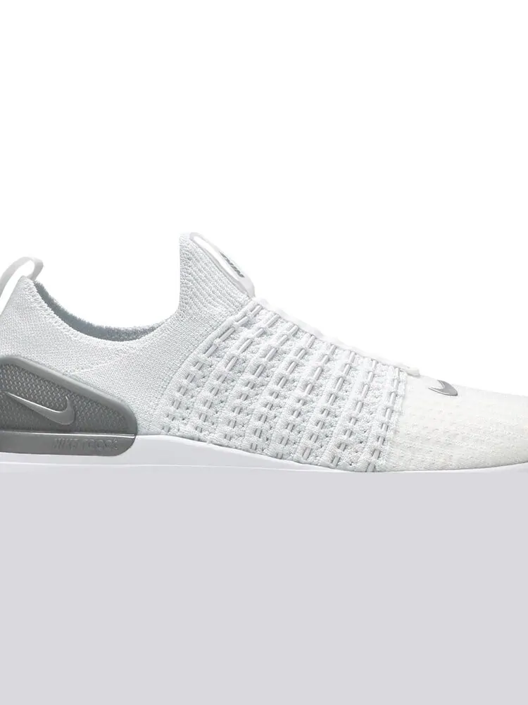 Кроссовки Nike Wmns React Phantom Run Flyknit 2 'True White Silver' — изображение 2 из 8, белый