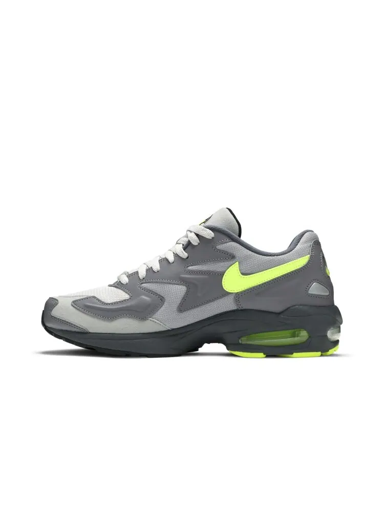 Кроссовки Nike Air Max 2 Light 'Gumsmoke Volt' — изображение 3 из 4, серый