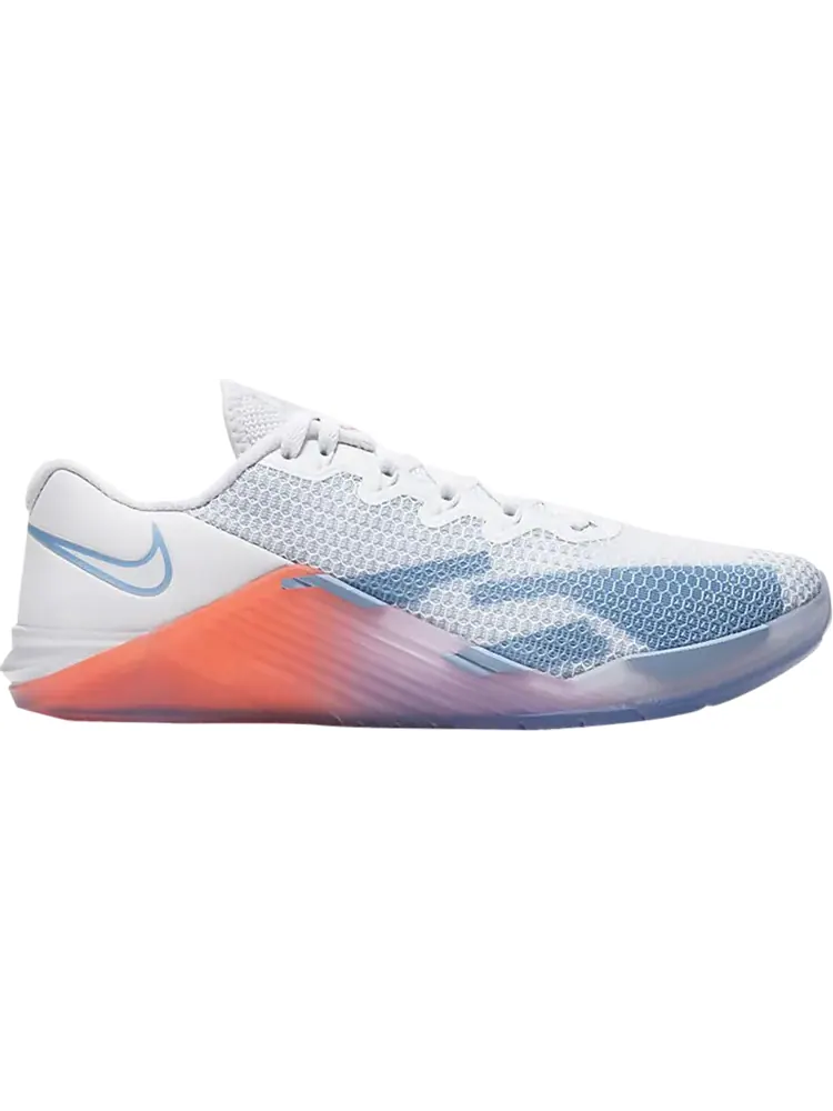 Кроссовки Nike Wmns Metcon 5 Premium 'Ombre Sole' — изображение 1 из 1, белый