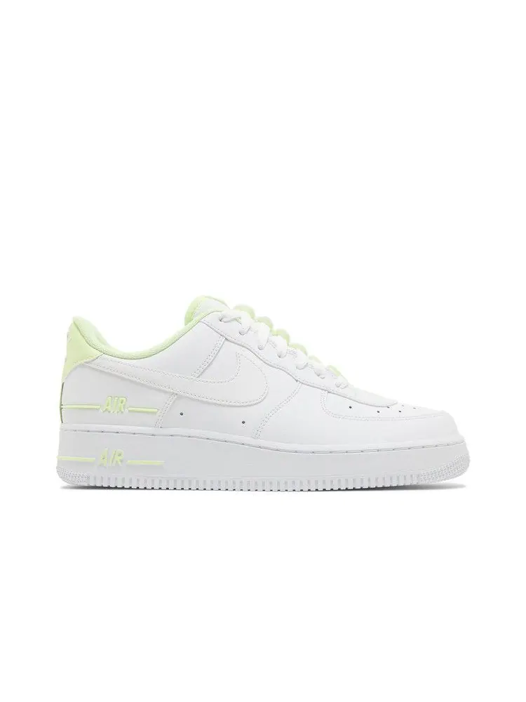 Кроссовки Nike Air Force 1 '07 LV8 'Double Air Pack - White Barely Volt' — изображение 2 из 9, белый//белый