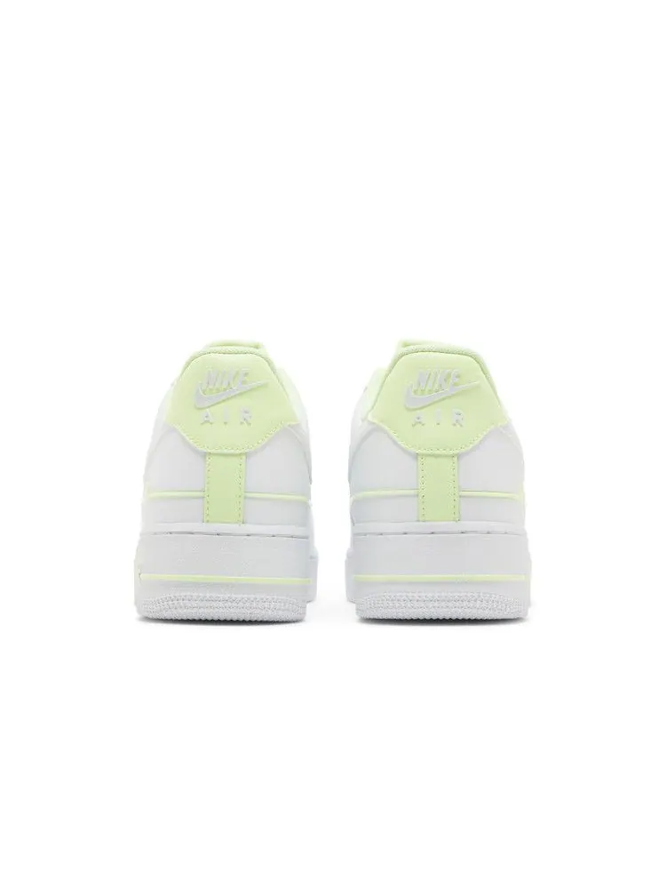 Кроссовки Nike Air Force 1 '07 LV8 'Double Air Pack - White Barely Volt' — изображение 7 из 9, белый//белый