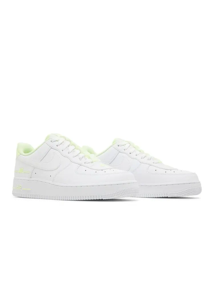 Кроссовки Nike Air Force 1 '07 LV8 'Double Air Pack - White Barely Volt' — изображение 9 из 9, белый//белый