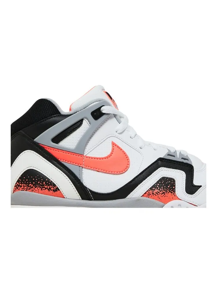 Кроссовки Nike Air Tech Challenge 2 Retro 'Hot Lava' 2019 — изображение 2 из 4, белый