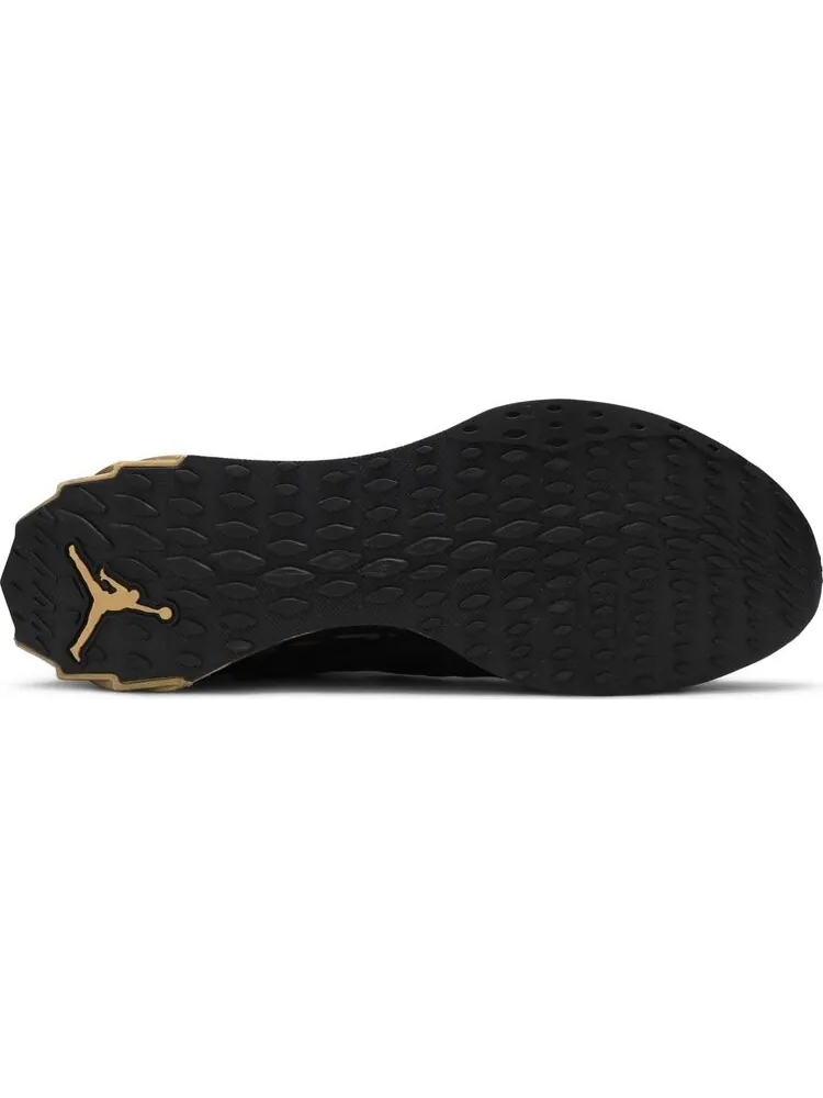 Кроссовки Jordan Zoom Trunner Ultimate Black Metallic Gold — изображение 4 из 8, черный