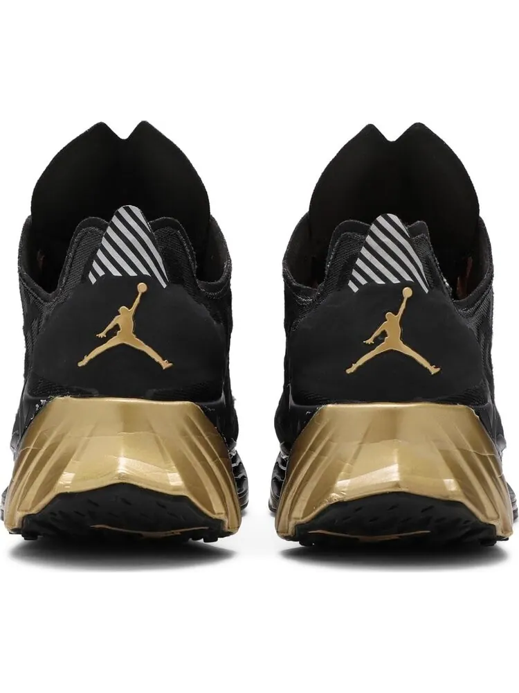 Кроссовки Jordan Zoom Trunner Ultimate Black Metallic Gold — изображение 6 из 8, черный