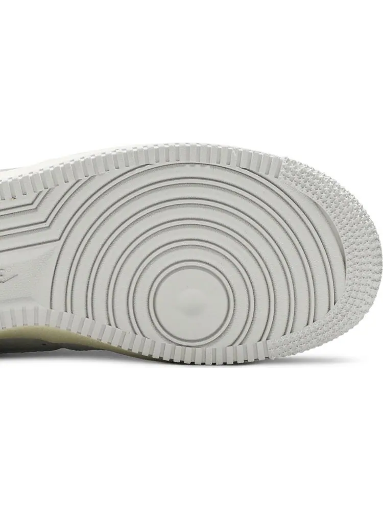 Кроссовки Nike Air Force 1 '07 Premium '1-800 Toll Free' — изображение 5 из 8, белый