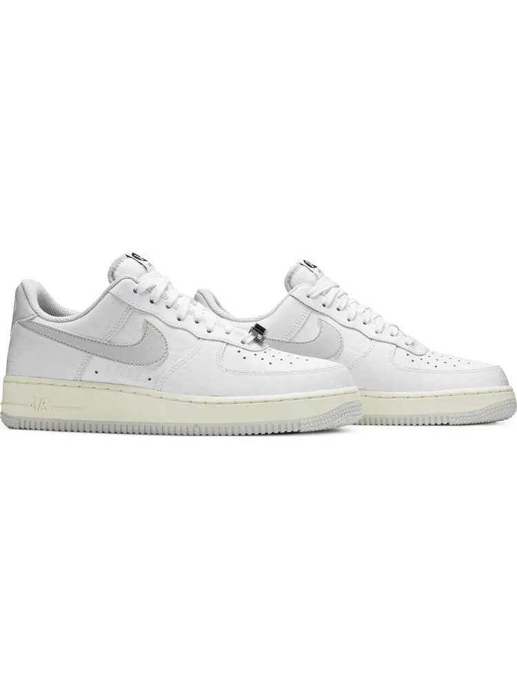 Кроссовки Nike Air Force 1 '07 Premium '1-800 Toll Free' — изображение 8 из 8, белый