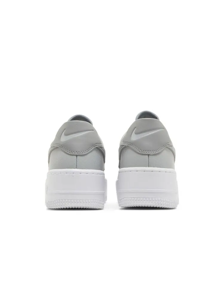 Кроссовки Nike Wmns Air Force 1 Sage Low 'Light Smoke Grey' — изображение 7 из 9