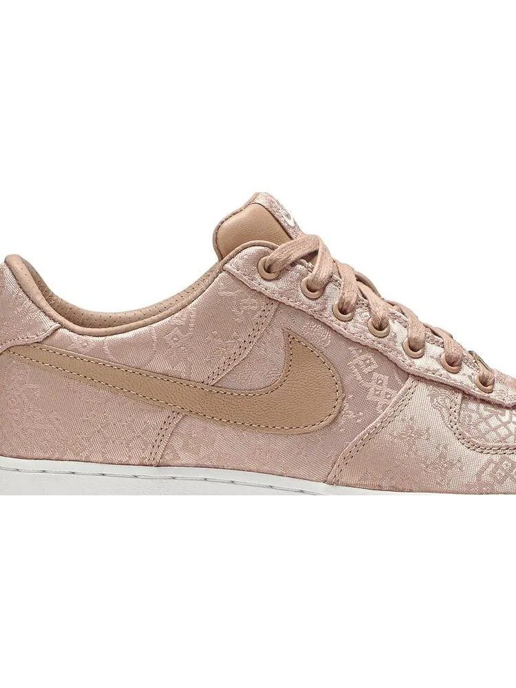 Кроссовки Nike CLOT x Air Force 1 Low Premium 'Rose Gold Silk' — изображение 2 из 8, розовый