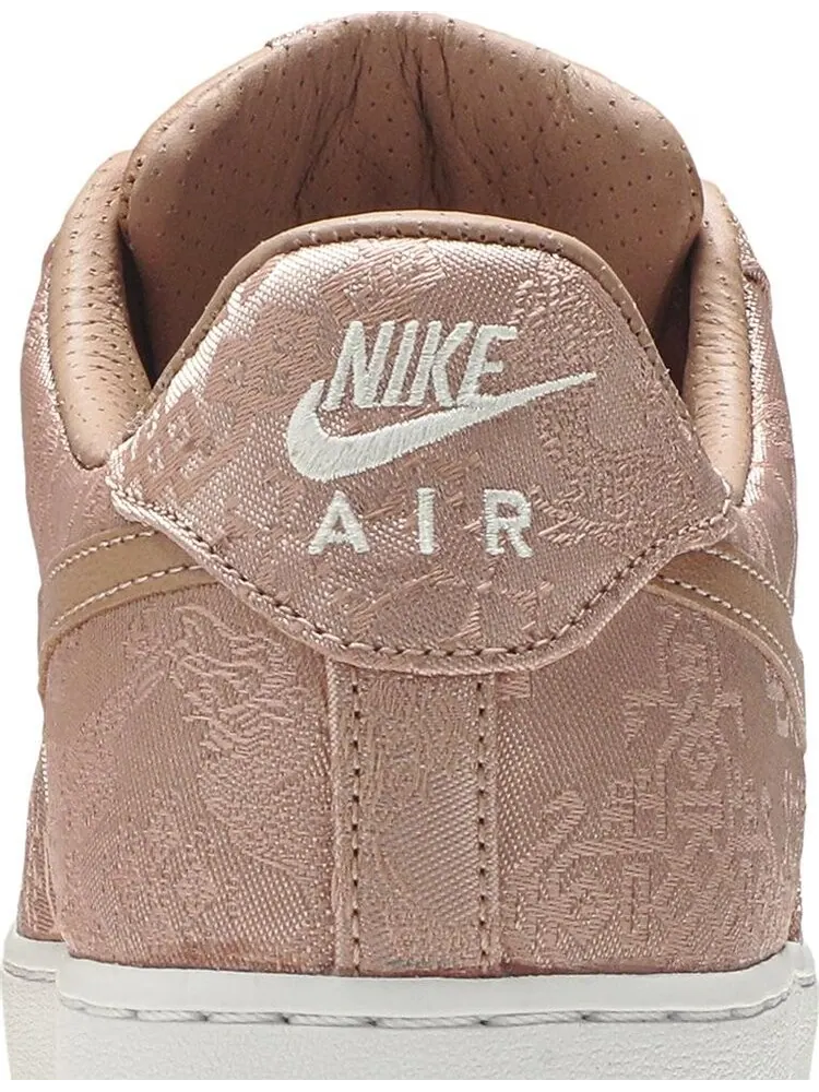 Кроссовки Nike CLOT x Air Force 1 Low Premium 'Rose Gold Silk' — изображение 7 из 8, розовый