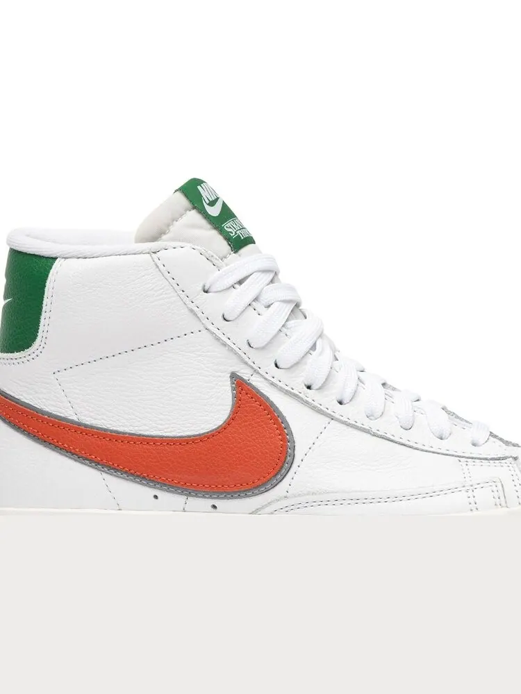 Кроссовки Nike Stranger Things x Blazer Mid 'Hawkins High' — изображение 2 из 8, белый