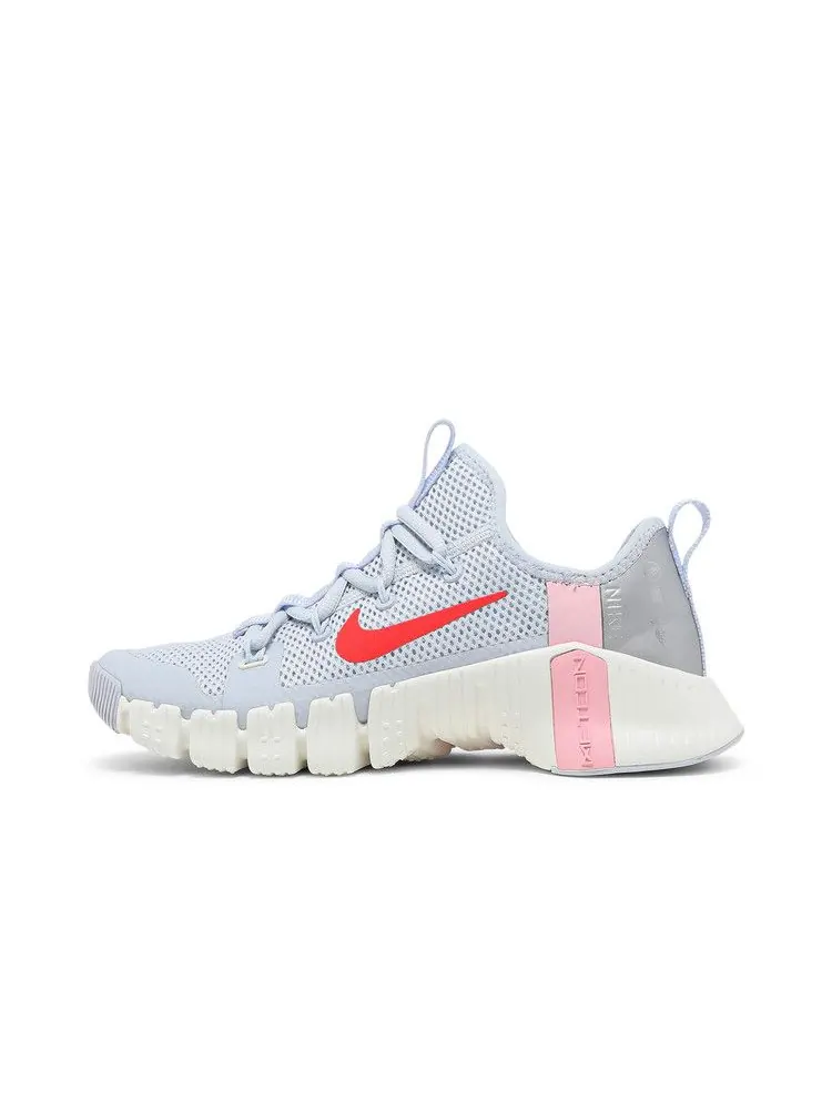 Кроссовки Nike Wmns Free Metcon 3 — изображение 3 из 8, серый яркий