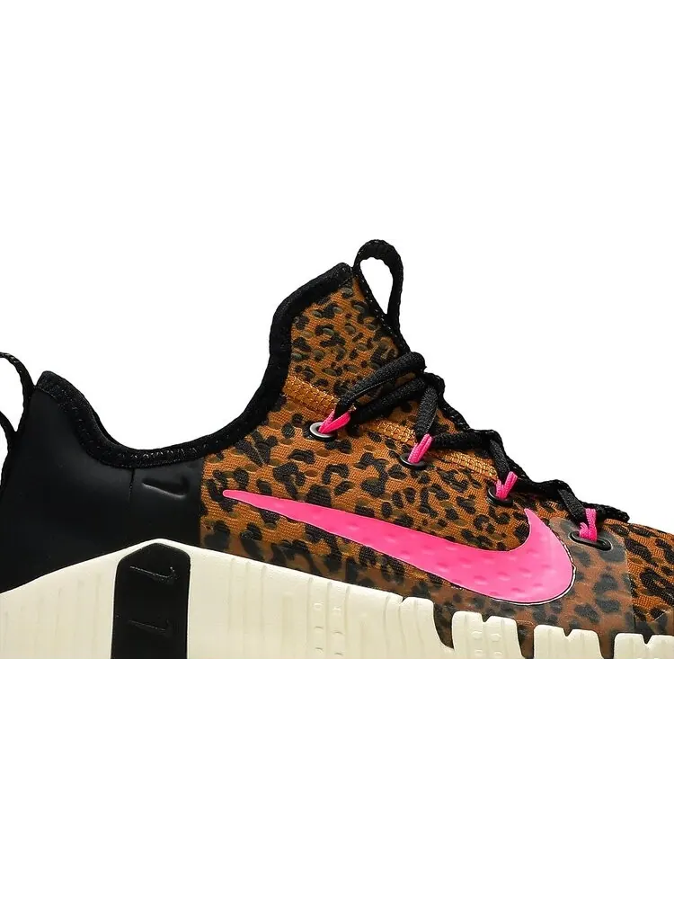 Кроссовки Nike Wmns Free Metcon 3 'Leopard Print' — изображение 2 из 8, коричневый