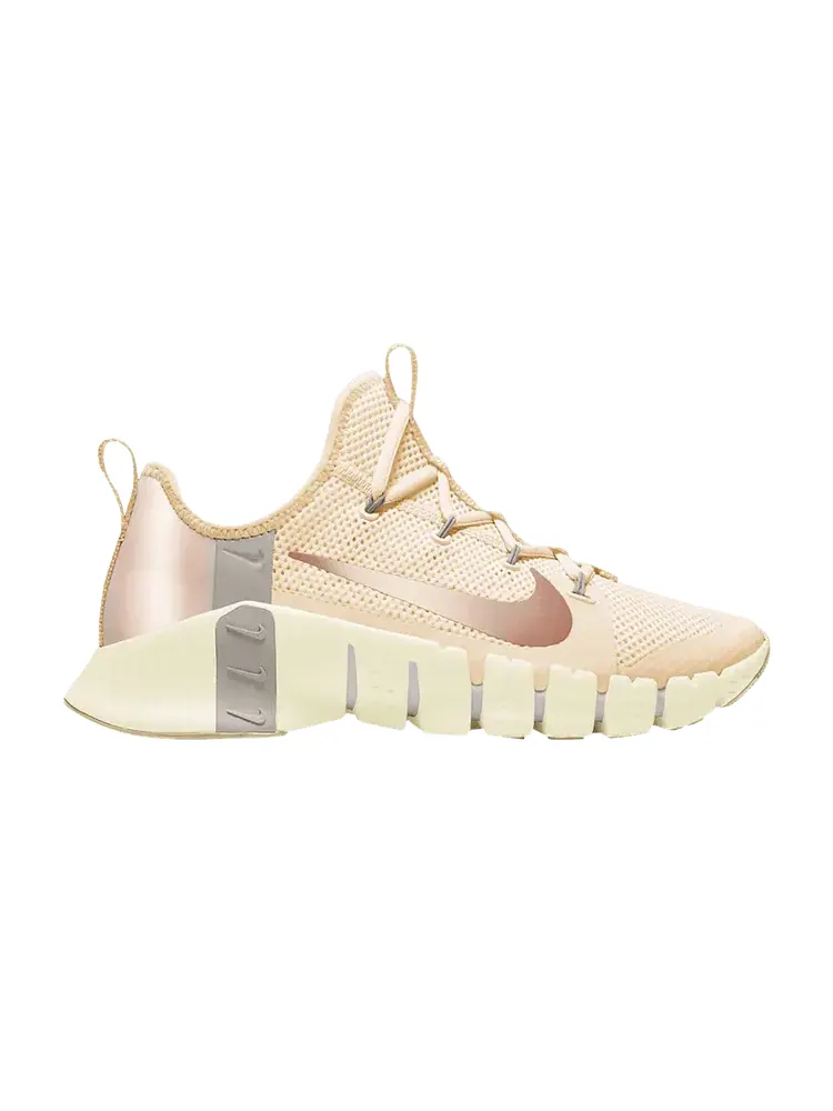 Кроссовки Nike Wmns Free Metcon 3 'Guava Ice' — изображение 1 из 1, металлик красный