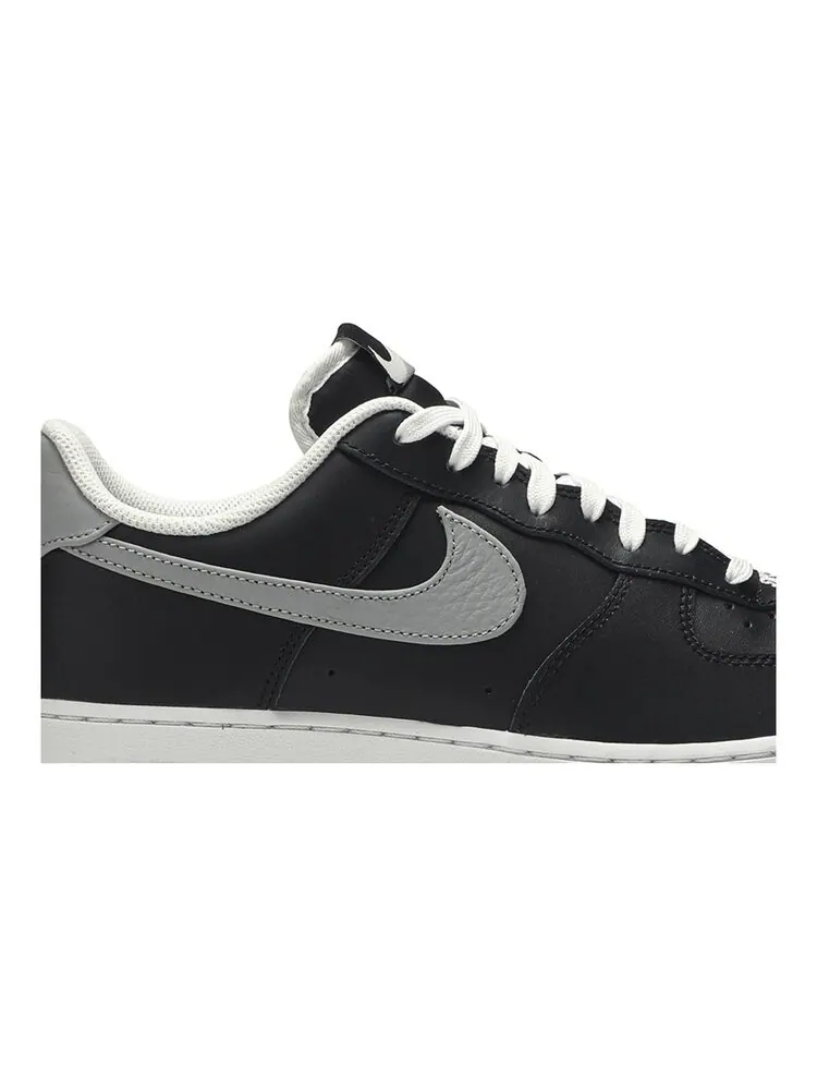 Кроссовки Nike Air Force 1 '07 LV8 'Swoosh' — изображение 2 из 4, черный
